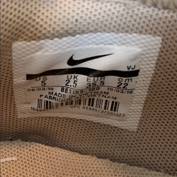 Nike Slip Ons - Picture 5 of 6